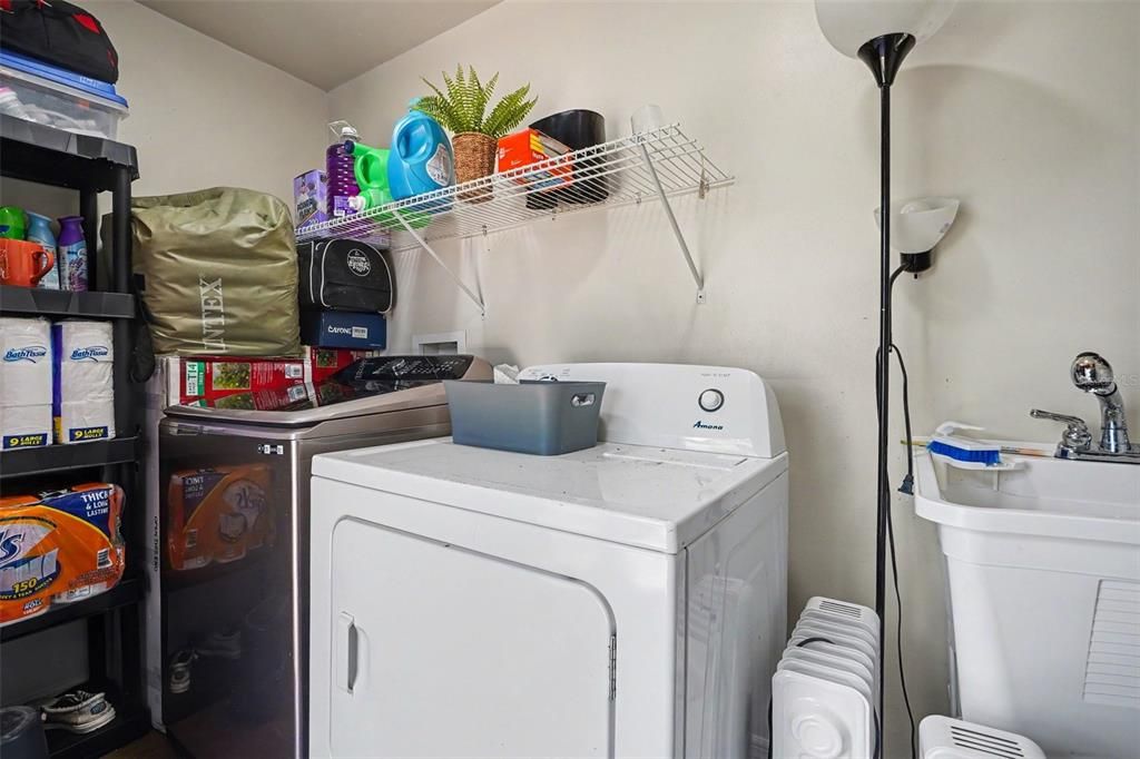 For Sale: $230,000 (2 beds, 1 baths, 835 Square Feet)