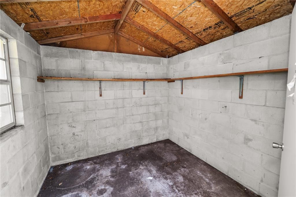 На продажу: $225,000 (4 спален, 1 ванн, 1808 Квадратных фут)