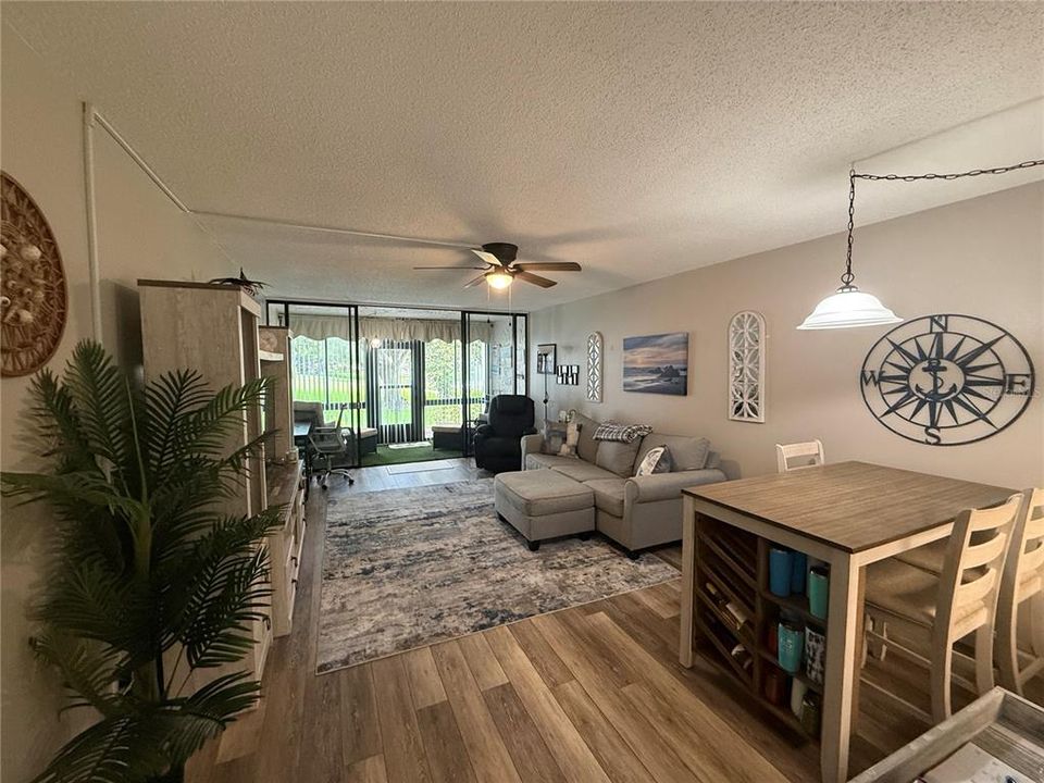 For Sale: $154,900 (1 beds, 1 baths, 660 Square Feet)