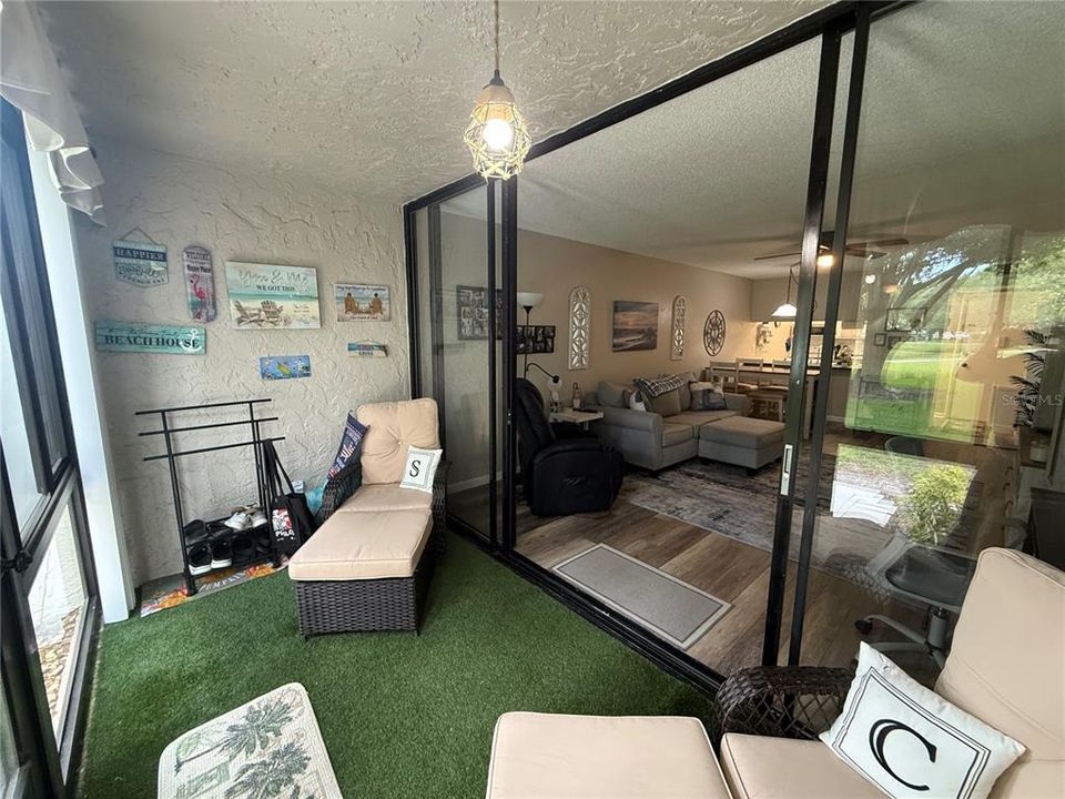 For Sale: $154,900 (1 beds, 1 baths, 660 Square Feet)