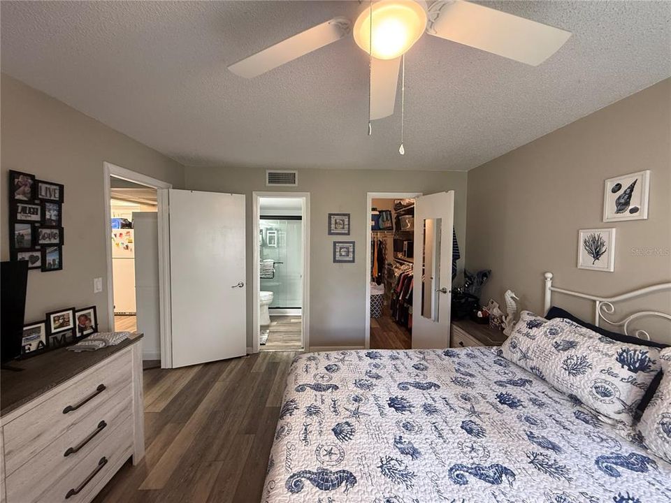 For Sale: $154,900 (1 beds, 1 baths, 660 Square Feet)