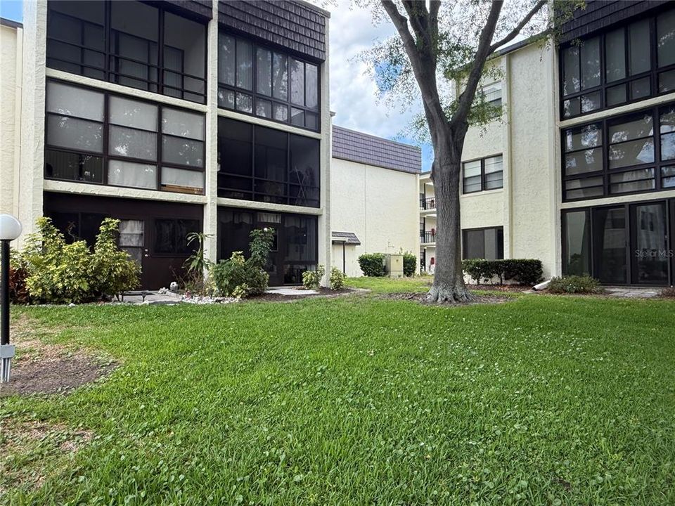 For Sale: $154,900 (1 beds, 1 baths, 660 Square Feet)