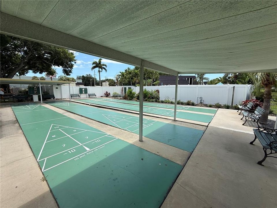 For Sale: $154,900 (1 beds, 1 baths, 660 Square Feet)