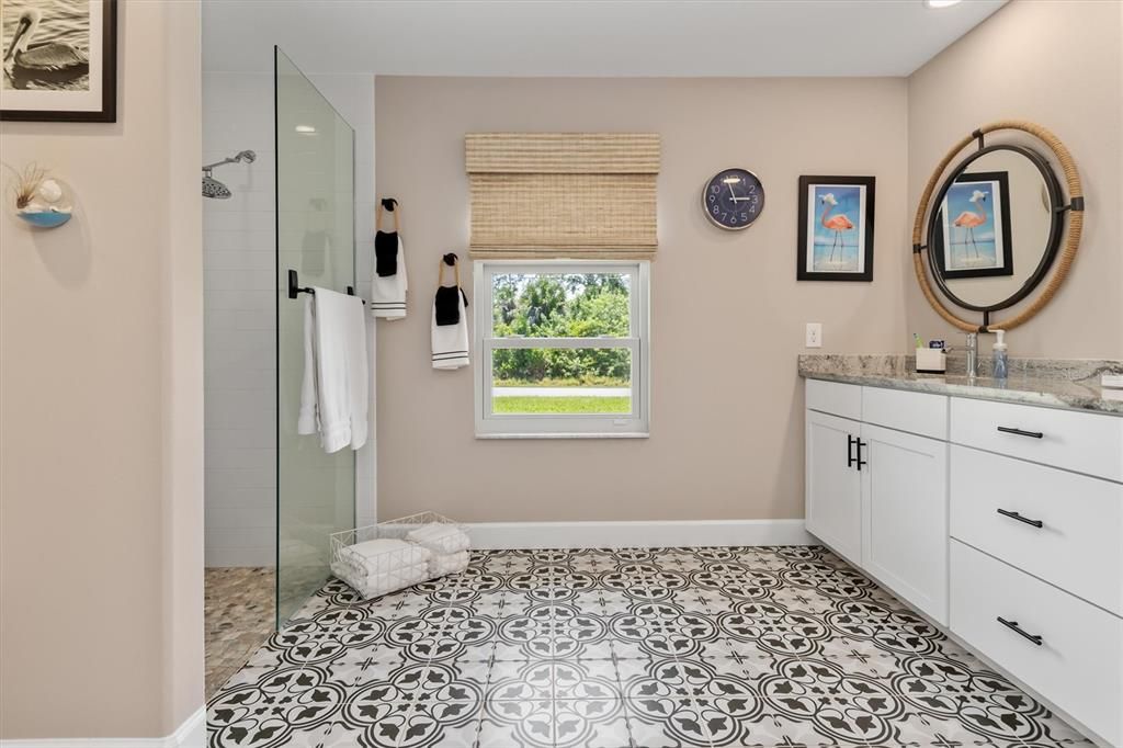 En Venta: $829,000 (4 camas, 3 baños, 2492 Pies cuadrados)