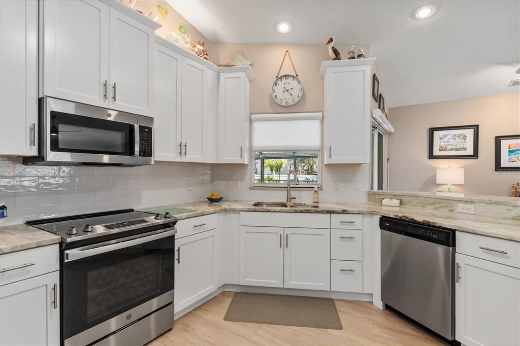 En Venta: $829,000 (4 camas, 3 baños, 2492 Pies cuadrados)