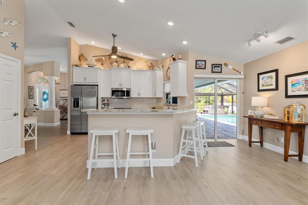 En Venta: $829,000 (4 camas, 3 baños, 2492 Pies cuadrados)