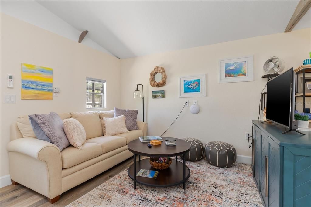 En Venta: $829,000 (4 camas, 3 baños, 2492 Pies cuadrados)