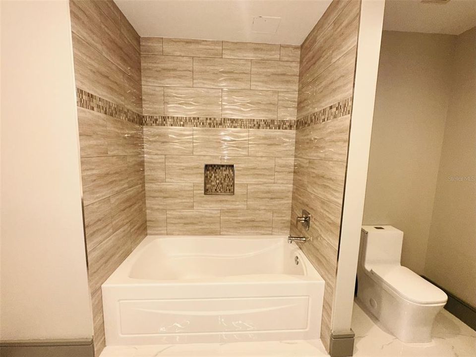 For Rent: $3,650 (2 beds, 2 baths, 1133 Square Feet)