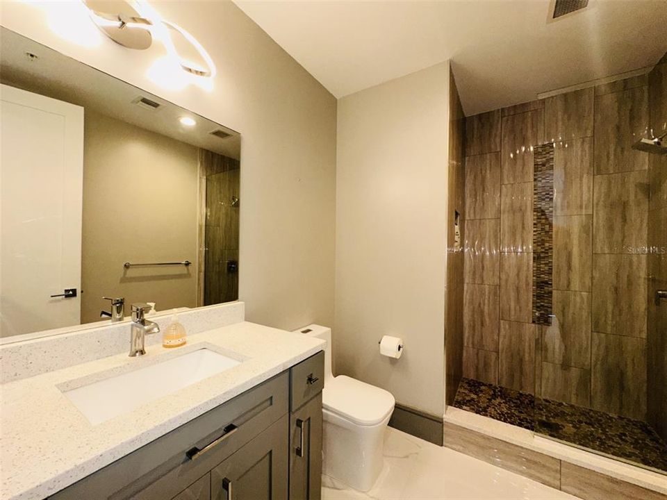 For Rent: $3,650 (2 beds, 2 baths, 1133 Square Feet)