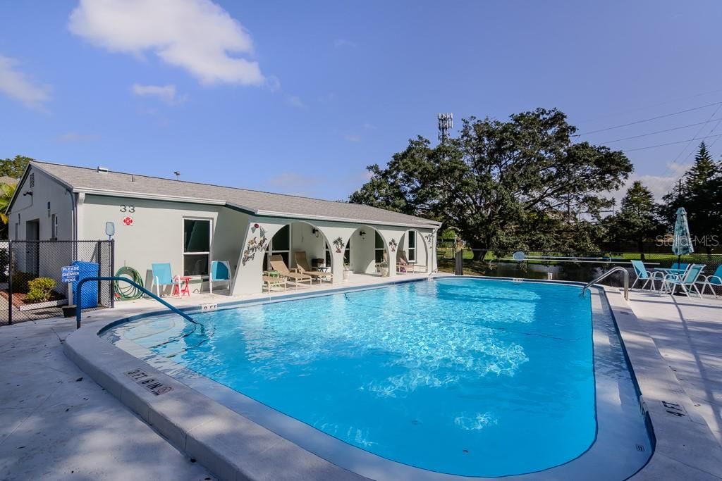 For Rent: $2,100 (2 beds, 1 baths, 748 Square Feet)