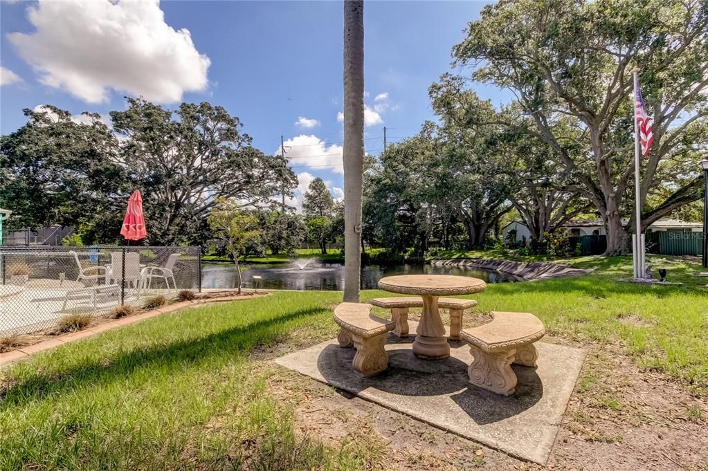 For Rent: $2,100 (2 beds, 1 baths, 748 Square Feet)