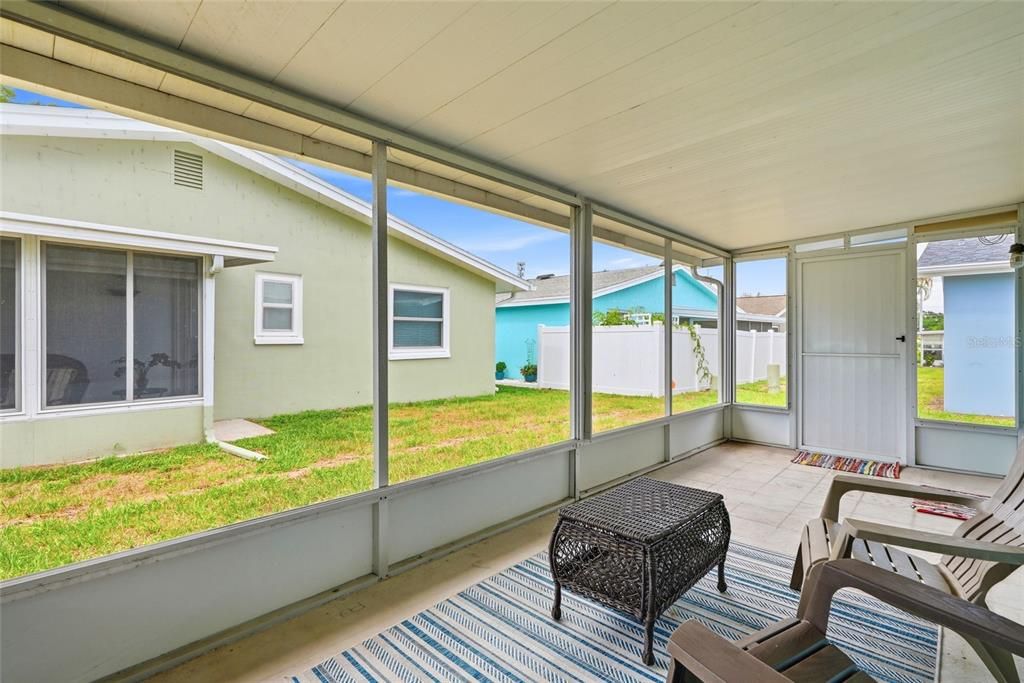 For Rent: $2,100 (2 beds, 1 baths, 748 Square Feet)
