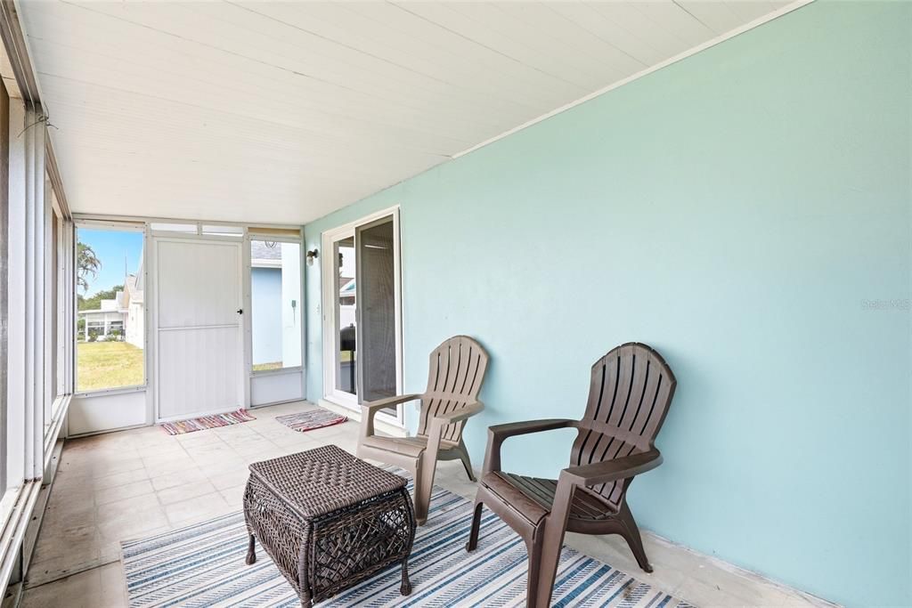 For Rent: $2,100 (2 beds, 1 baths, 748 Square Feet)
