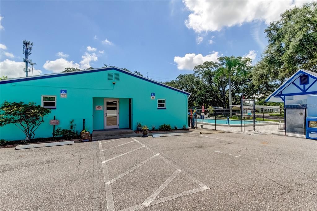 For Rent: $2,100 (2 beds, 1 baths, 748 Square Feet)