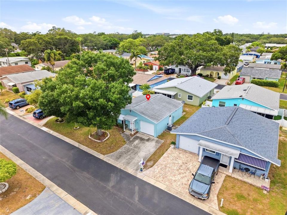 For Rent: $2,100 (2 beds, 1 baths, 748 Square Feet)