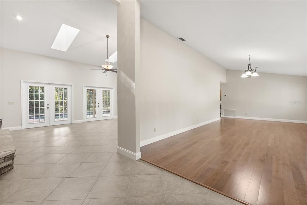 For Sale: $899,000 (4 beds, 2 baths, 2762 Square Feet)