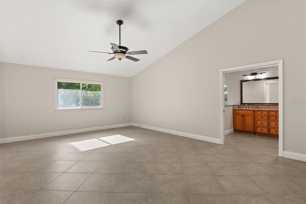 For Sale: $899,000 (4 beds, 2 baths, 2762 Square Feet)