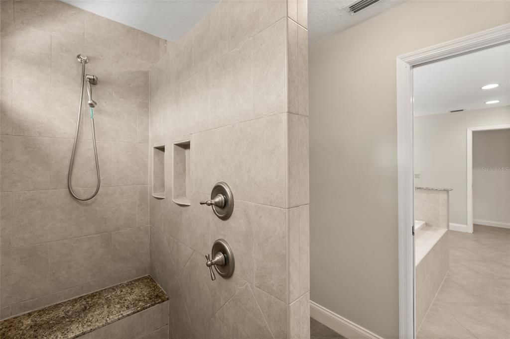 For Sale: $899,000 (4 beds, 2 baths, 2762 Square Feet)