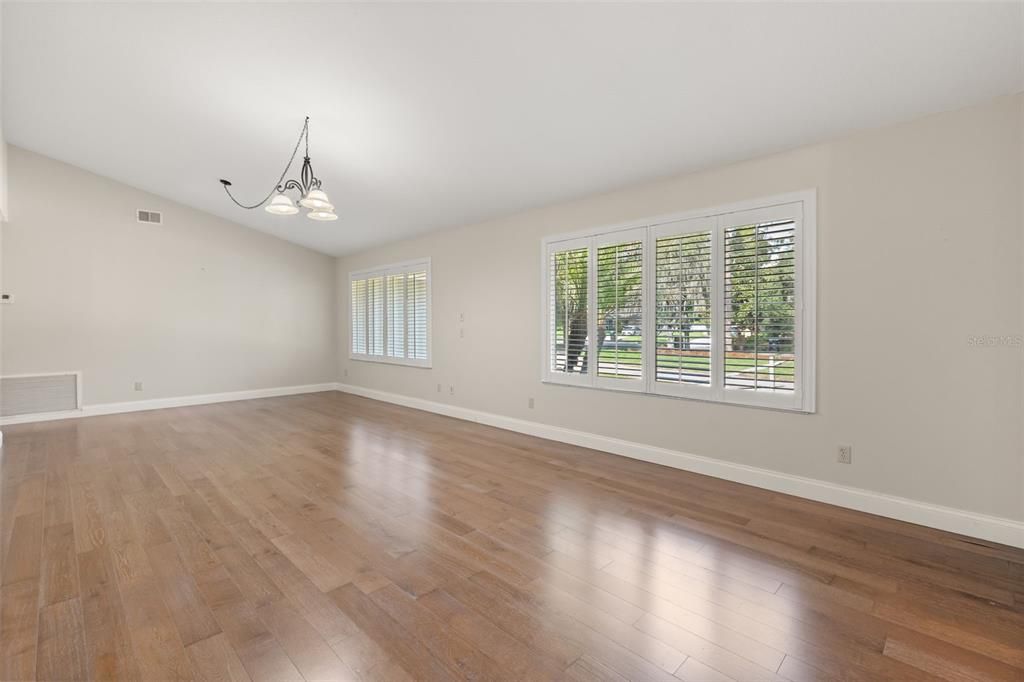 For Sale: $899,000 (4 beds, 2 baths, 2762 Square Feet)