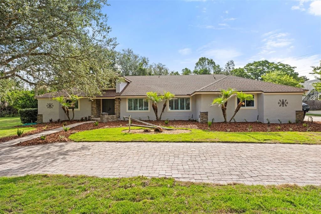 For Sale: $899,000 (4 beds, 2 baths, 2762 Square Feet)