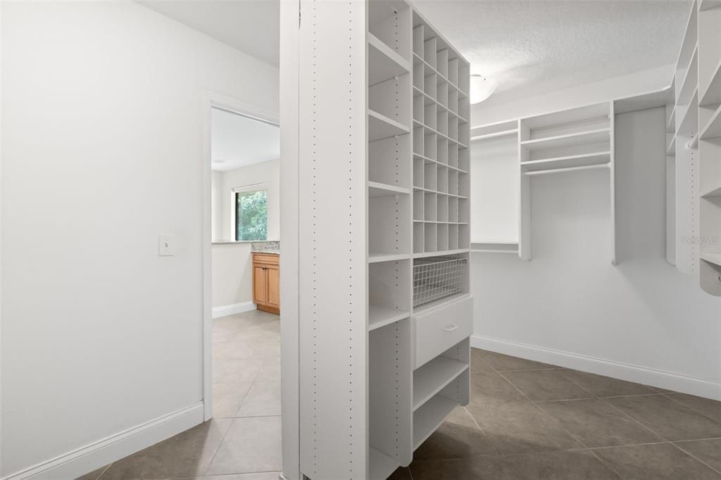For Sale: $899,000 (4 beds, 2 baths, 2762 Square Feet)