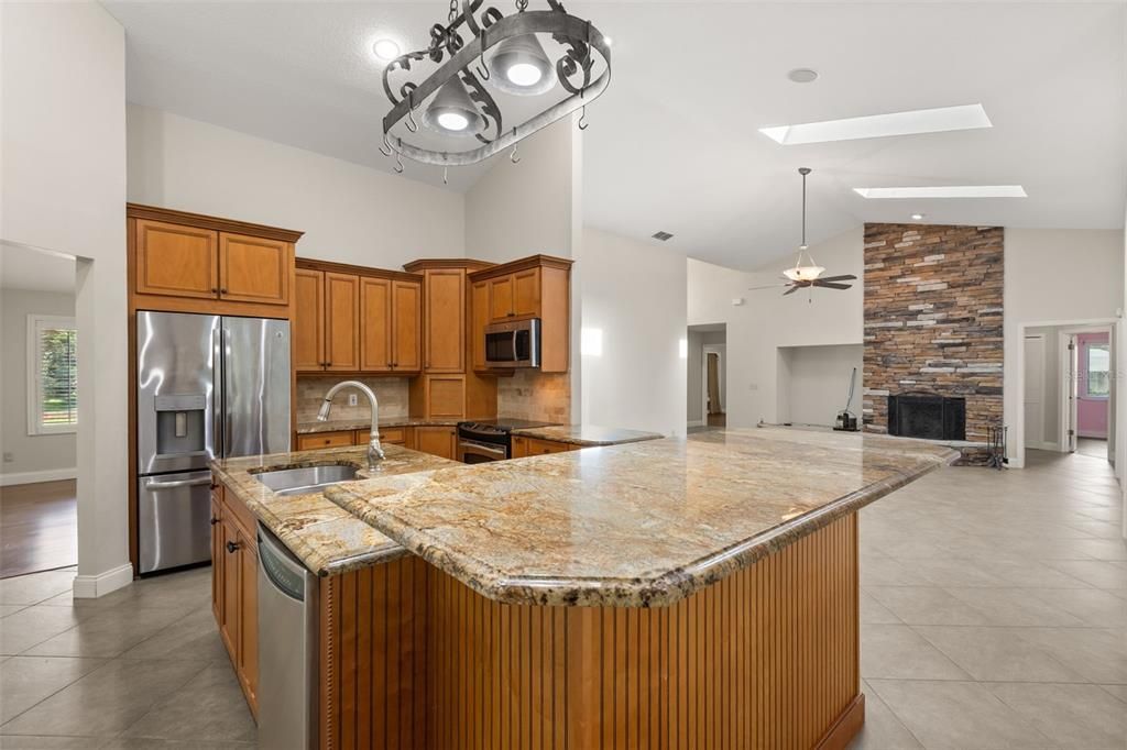 For Sale: $899,000 (4 beds, 2 baths, 2762 Square Feet)
