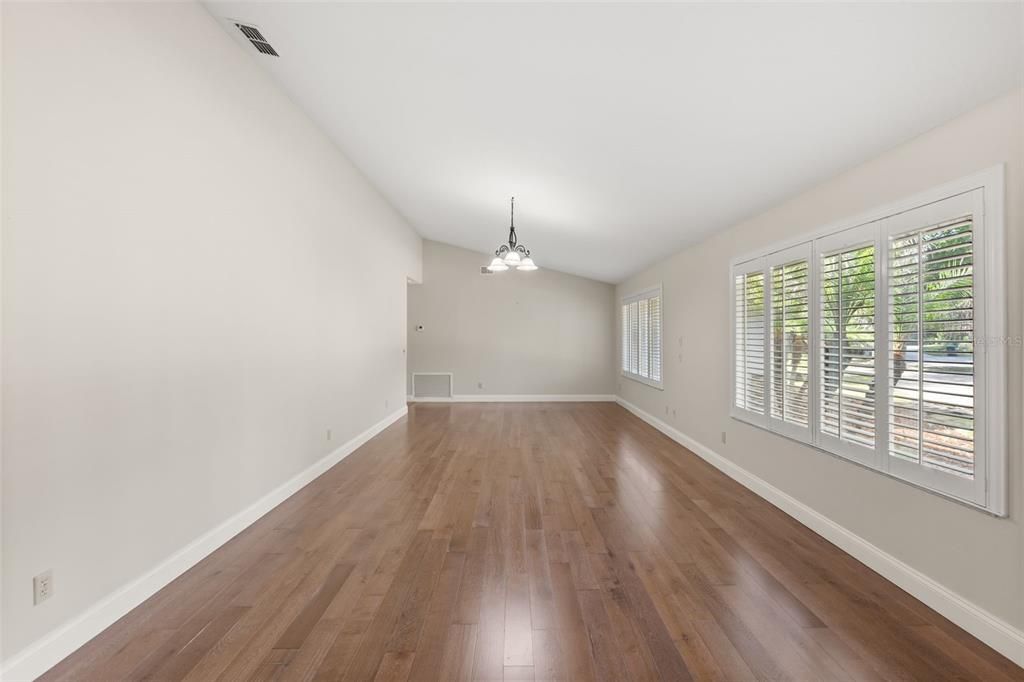 For Sale: $899,000 (4 beds, 2 baths, 2762 Square Feet)