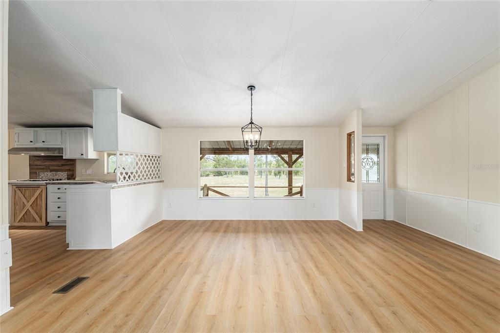 Active With Contract: $365,000 (3 beds, 2 baths, 1620 Square Feet)
