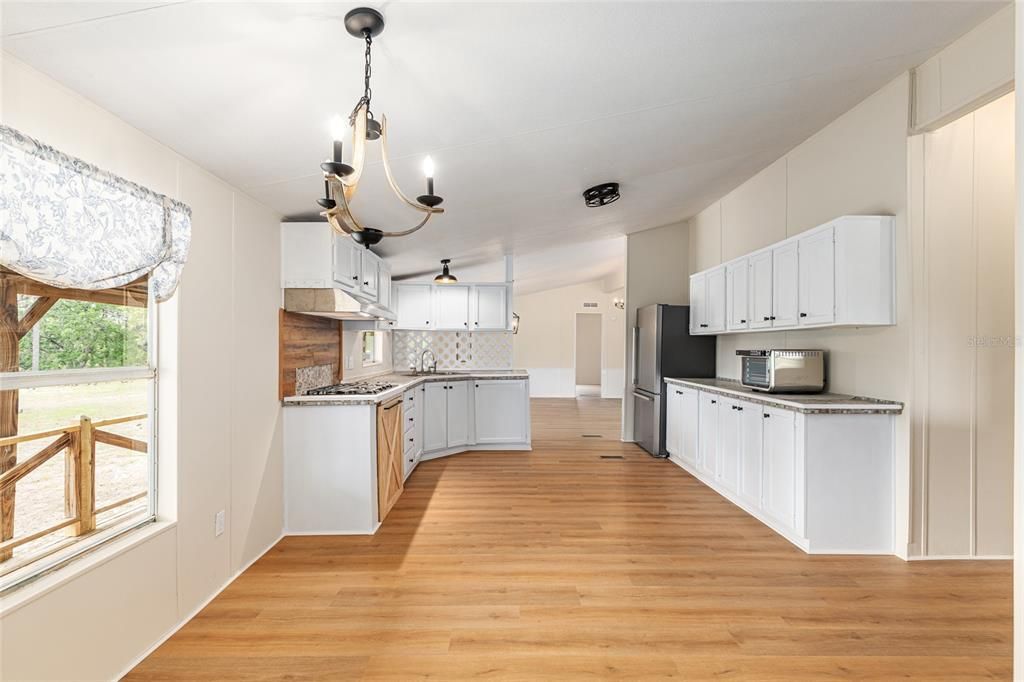 Active With Contract: $365,000 (3 beds, 2 baths, 1620 Square Feet)