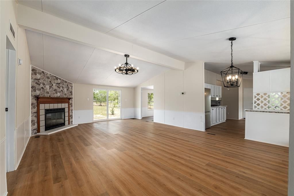 Active With Contract: $365,000 (3 beds, 2 baths, 1620 Square Feet)
