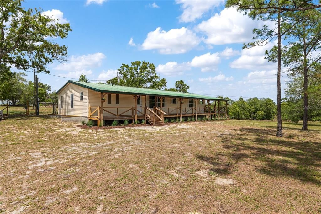 Active With Contract: $365,000 (3 beds, 2 baths, 1620 Square Feet)