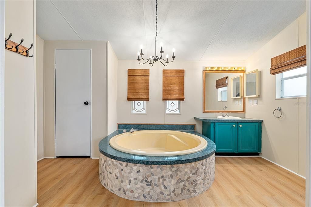Active With Contract: $365,000 (3 beds, 2 baths, 1620 Square Feet)