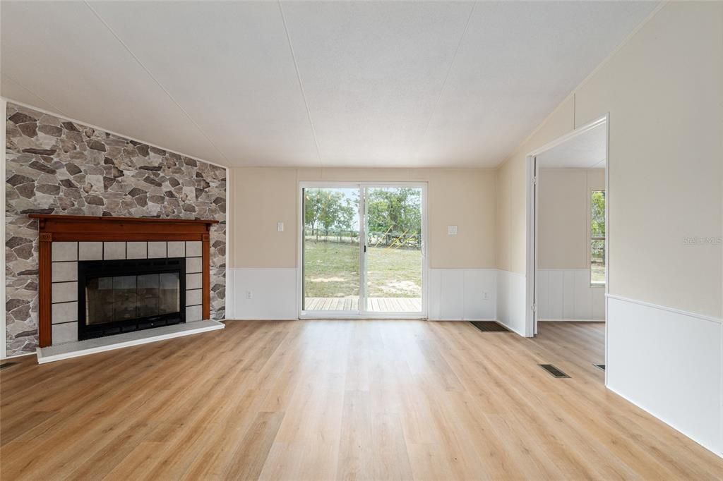 Active With Contract: $365,000 (3 beds, 2 baths, 1620 Square Feet)