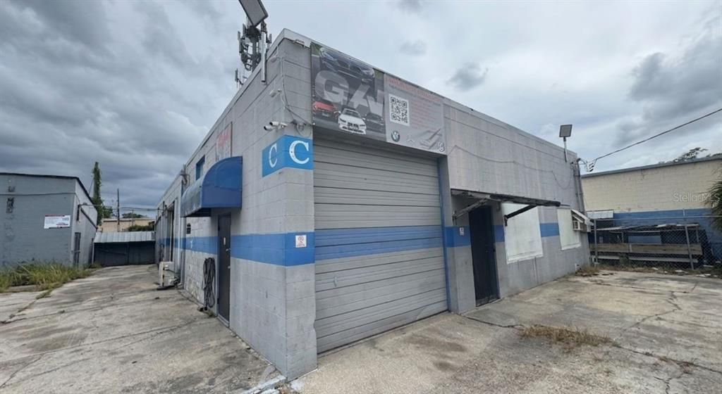 Active With Contract: $900,000 (0 beds, 0 baths, 0 Square Feet)