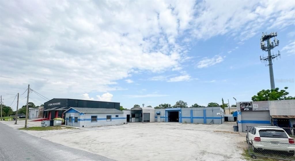 Active With Contract: $900,000 (0 beds, 0 baths, 0 Square Feet)