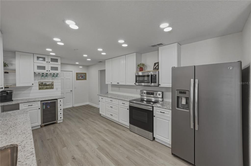 For Sale: $434,900 (4 beds, 3 baths, 2206 Square Feet)