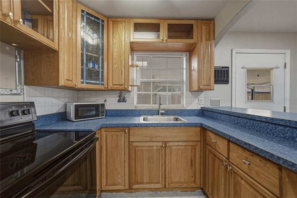 For Sale: $434,900 (4 beds, 3 baths, 2206 Square Feet)