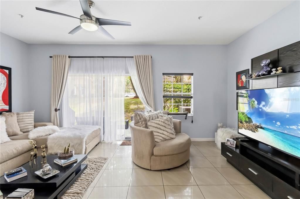 En Venta: $285,000 (3 camas, 2 baños, 1517 Pies cuadrados)