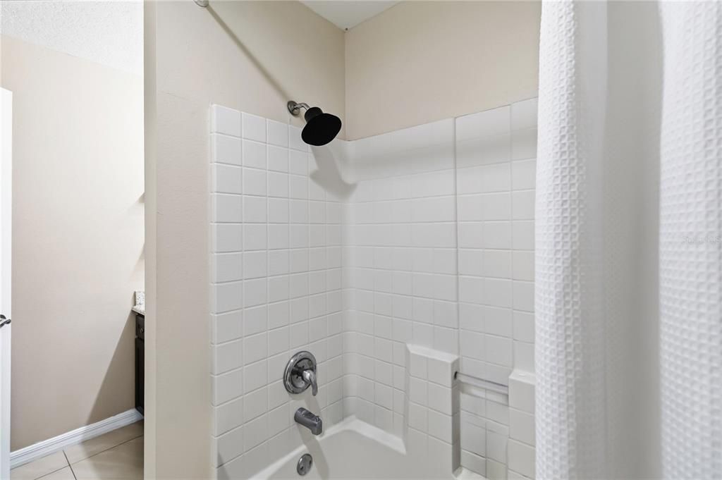 En Venta: $285,000 (3 camas, 2 baños, 1517 Pies cuadrados)