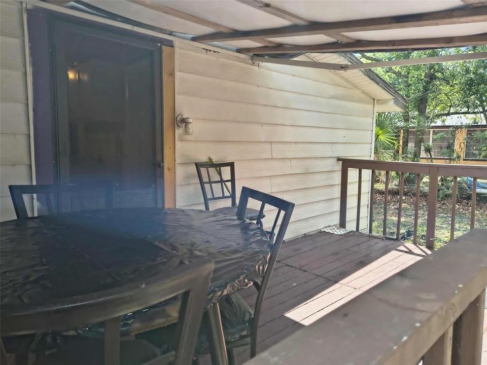For Sale: $150,000 (2 beds, 1 baths, 864 Square Feet)