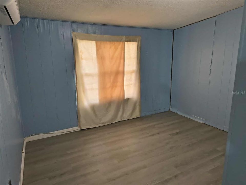 For Sale: $150,000 (2 beds, 1 baths, 864 Square Feet)