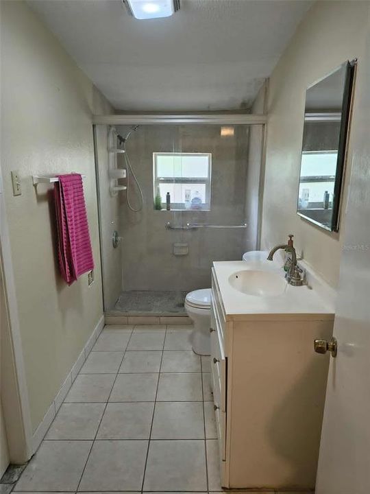 For Sale: $150,000 (2 beds, 1 baths, 864 Square Feet)