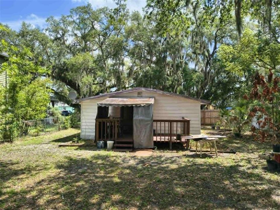 For Sale: $150,000 (2 beds, 1 baths, 864 Square Feet)