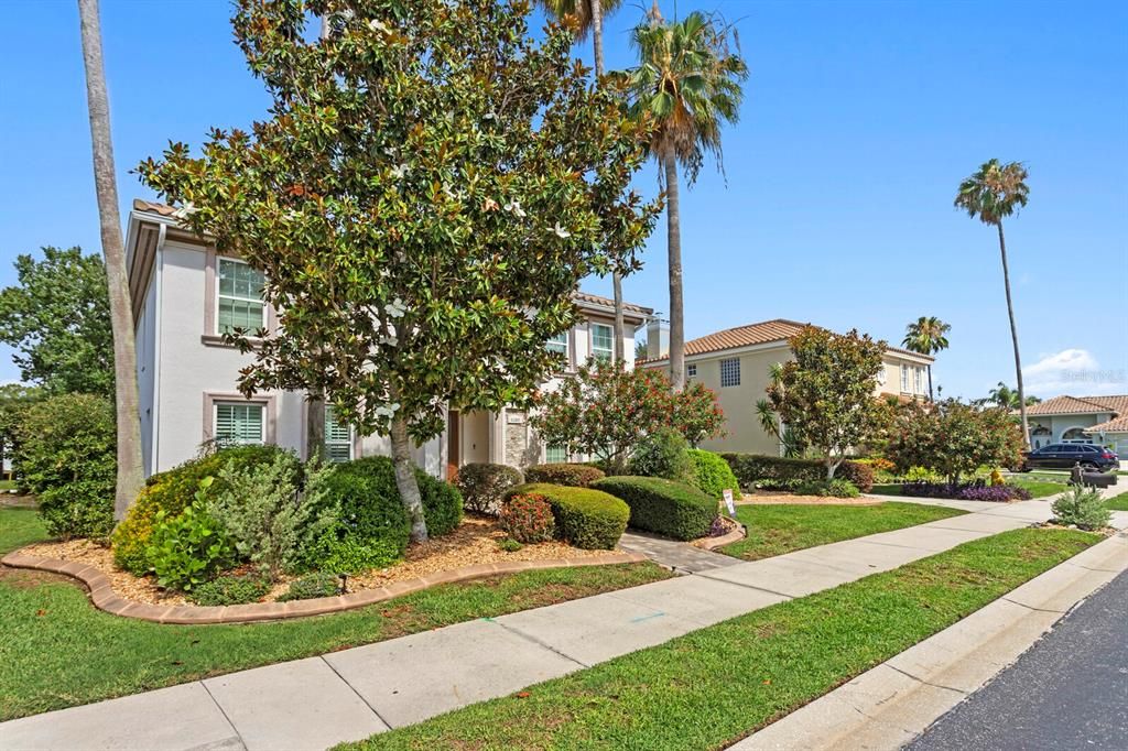 For Sale: $949,000 (4 beds, 2 baths, 3054 Square Feet)