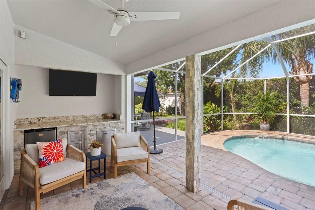 For Sale: $949,000 (4 beds, 2 baths, 3054 Square Feet)