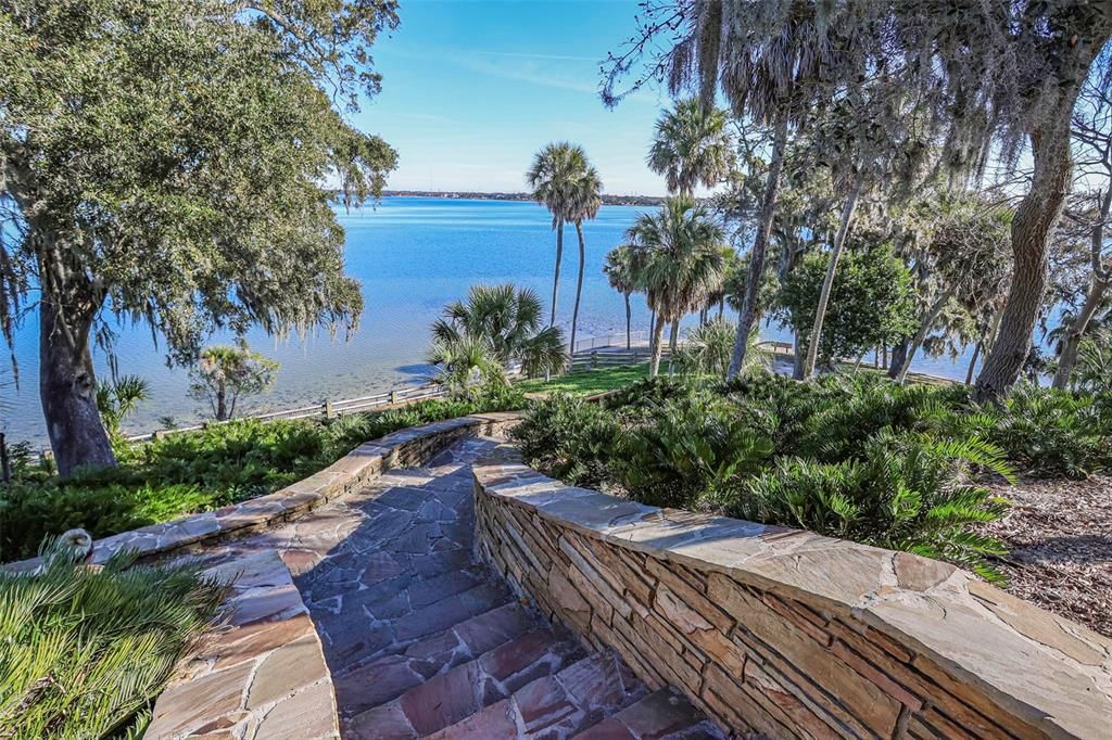 For Sale: $949,000 (4 beds, 2 baths, 3054 Square Feet)