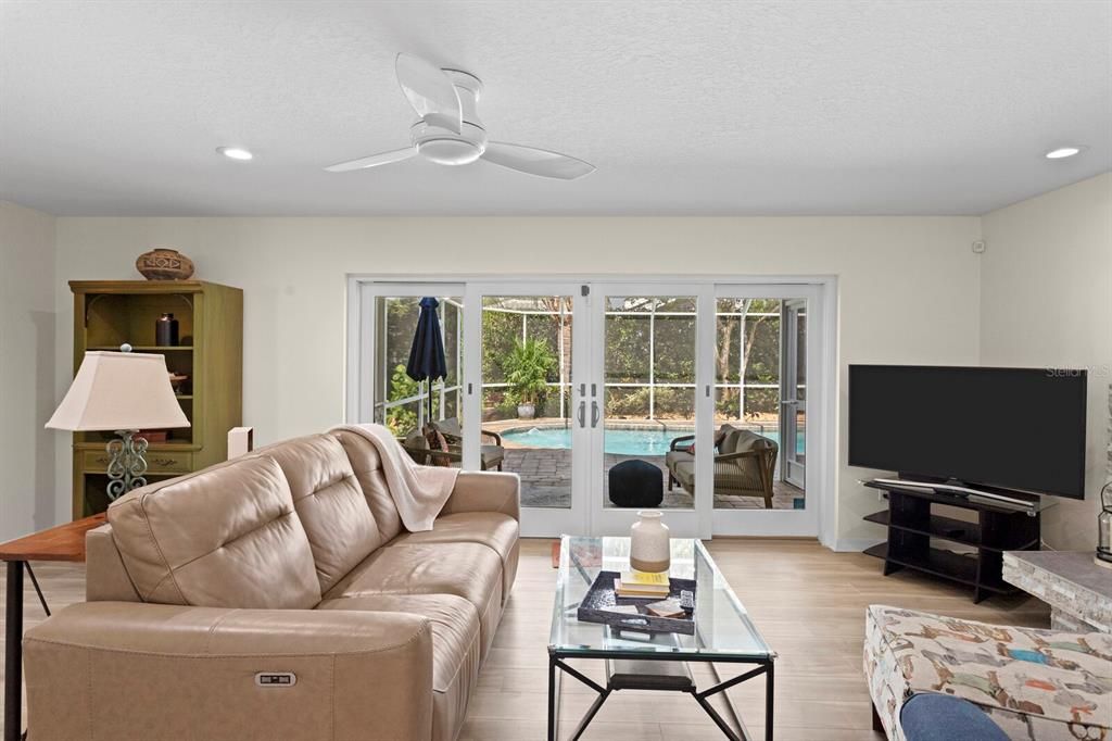 For Sale: $949,000 (4 beds, 2 baths, 3054 Square Feet)
