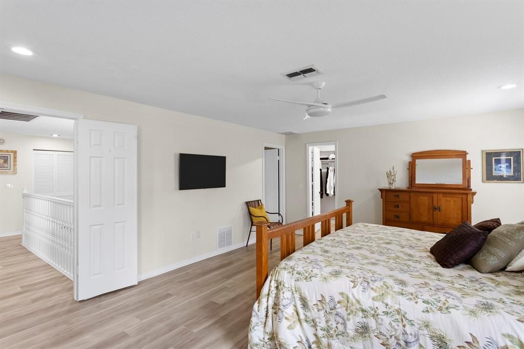For Sale: $949,000 (4 beds, 2 baths, 3054 Square Feet)
