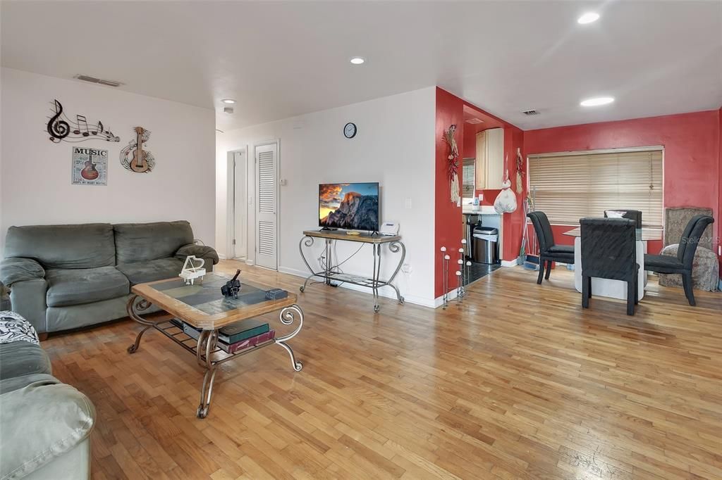 En Venta: $255,000 (3 camas, 2 baños, 1450 Pies cuadrados)