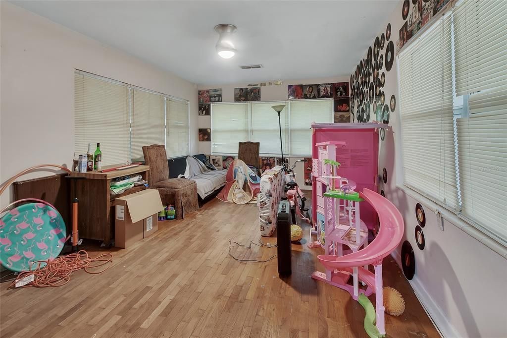 En Venta: $255,000 (3 camas, 2 baños, 1450 Pies cuadrados)